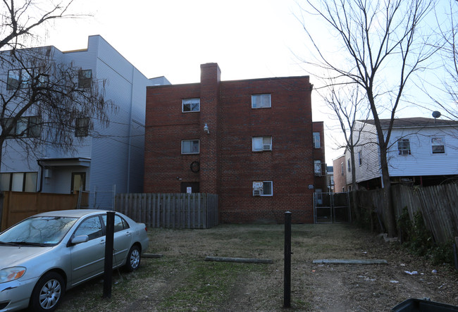 Kenyon West in Washington, DC - Foto de edificio - Building Photo