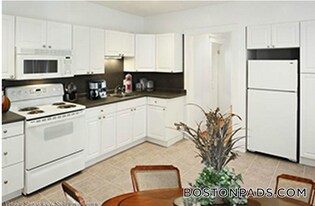 520 Cambridge St, Unit 2 in Boston, MA - Building Photo