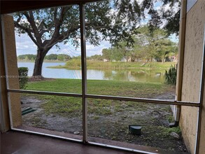 2341 NW 33rd St in Oakland Park, FL - Building Photo - Building Photo