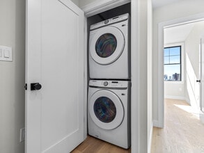 48 Woodward St, Unit 3 in Boston, MA - Building Photo - Building Photo