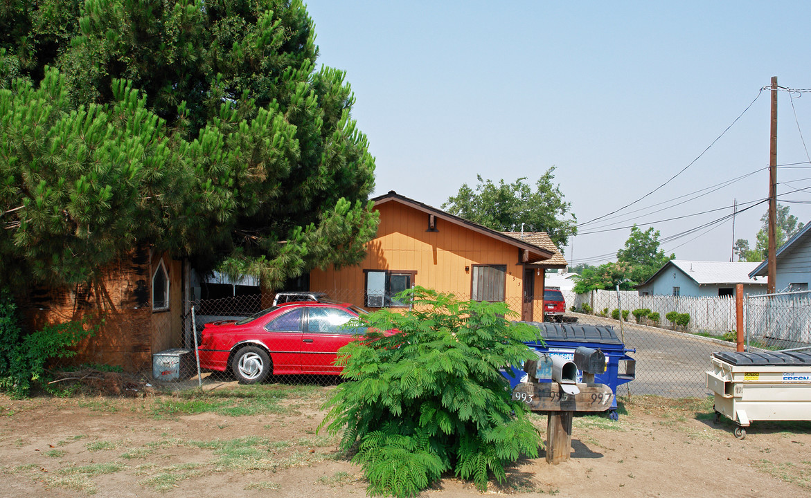 997 Crystal Ave in Fresno, CA - Foto de edificio