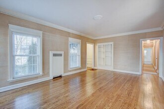 2225 E Woodstock Pl in Milwaukee, WI - Building Photo - Building Photo