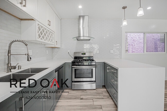 836 Van Ness Ave in Los Angeles, CA - Building Photo - Building Photo