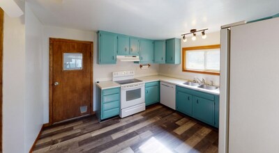 409 Austin St in Sparta, WI - Foto de edificio - Building Photo