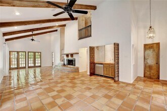 108 Acapulco Dr in Lakeway, TX - Building Photo - Building Photo