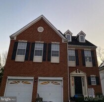33 Marion Dr in Plainsboro, NJ - Building Photo