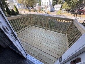 66 E Valentine St, Unit 2 in Westbrook, ME - Building Photo - Building Photo