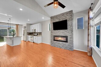 26286 E Byers Pl in Aurora, CO - Building Photo - Building Photo