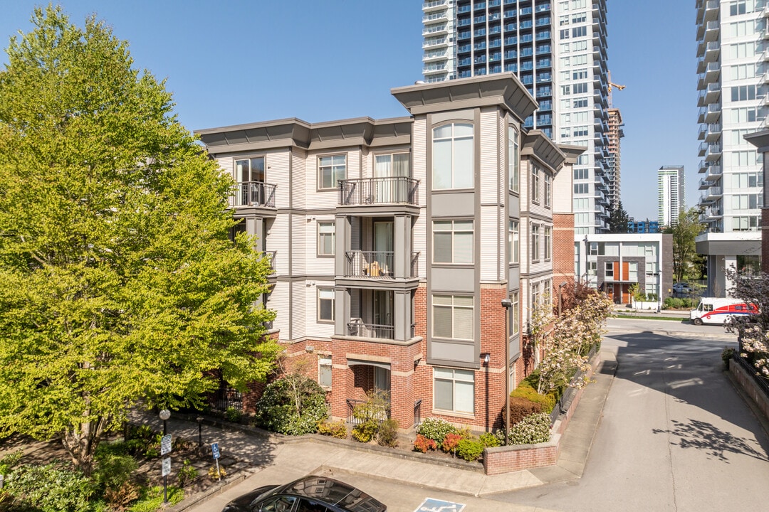 D'Cor in Surrey, BC - Building Photo