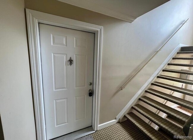 2445 Torquay Ave, Unit 112 in Royal Oak, MI - Building Photo - Building Photo