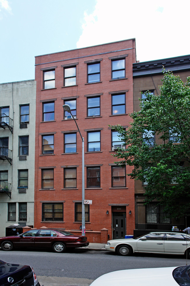 Preston NY 233 West 15th Street in New York, NY - Building Photo - Building Photo