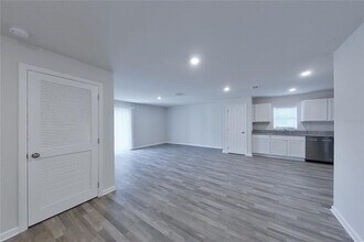 1729 Nebraska Loop in Sumterville, FL - Building Photo - Building Photo