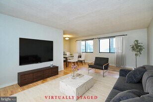 2016 N Adams St, Unit 304 in Arlington, VA - Building Photo