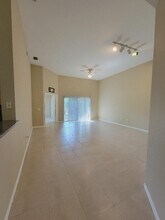 220 Crestwood Cir in Royal Palm Beach, FL - Building Photo - Building Photo