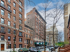 320 W 87th St in New York, NY - Building Photo - Building Photo