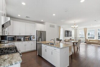 34 Colgate Dr in Morristown, NJ - Building Photo - Building Photo