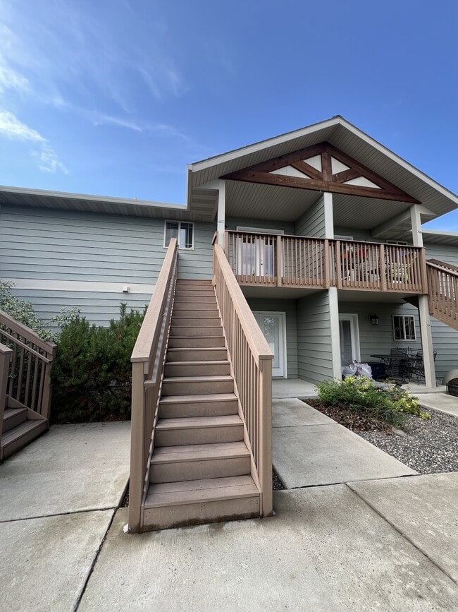 property at 718 Sonoma Dr