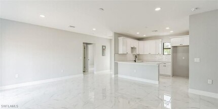619 Summit Ave S in Lehigh Acres, FL - Building Photo - Building Photo