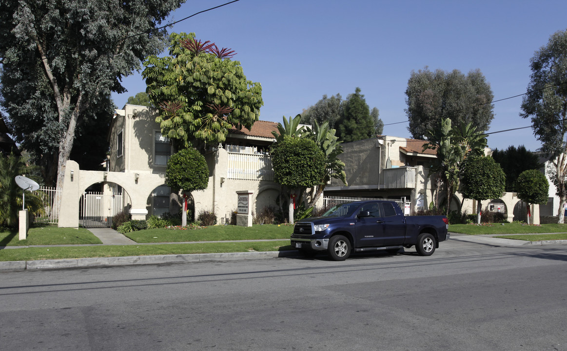 Savanna Apartment Homes in Anaheim, CA - Building Photo