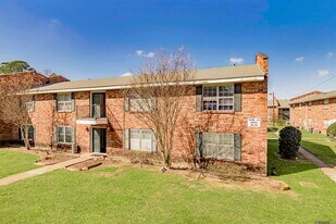 1701 Lobdell Ave in Baton Rouge, LA - Building Photo