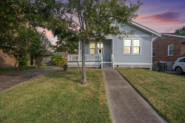 5624 Avenue P 1/2 in Galveston, TX - Building Photo - Building Photo