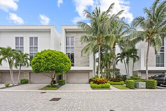 1811 NW 42nd Dr in Boca Raton, FL - Building Photo - Building Photo