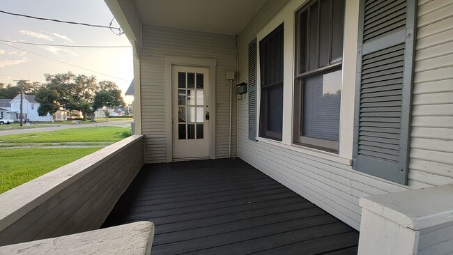 210 Clara St in Jennings, LA - Building Photo - Building Photo