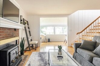 226 Pimlico Pond Rd in Mashpee, MA - Building Photo - Building Photo