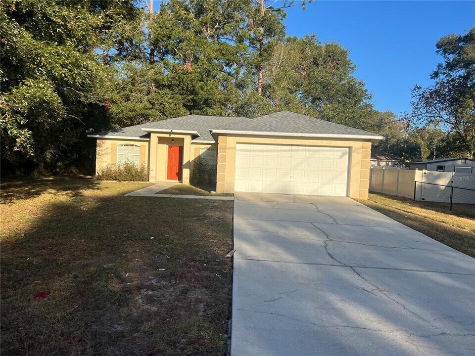 32 Cedar Tree Dr in Ocala, FL - Building Photo