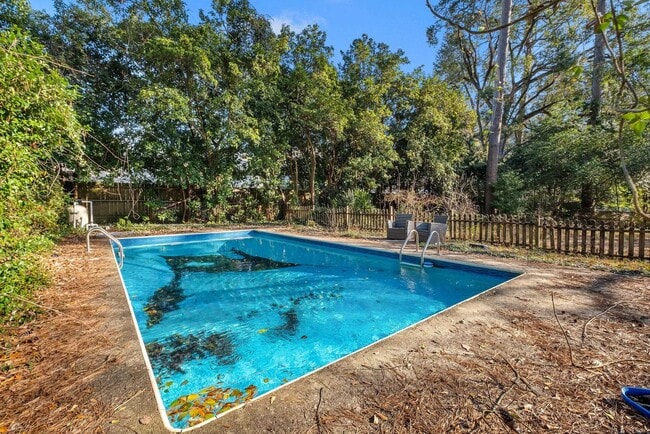 1902 Sunset Ln in Tallahassee, FL - Building Photo - Building Photo