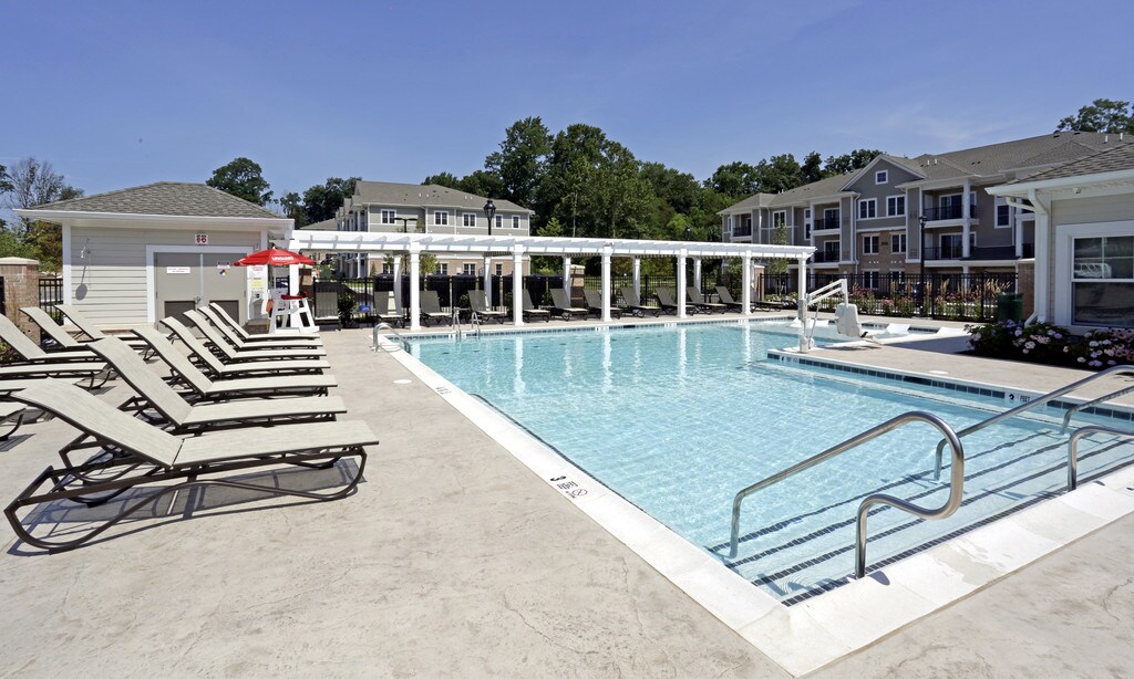 Heritage Court Apartments in Ewing, NJ