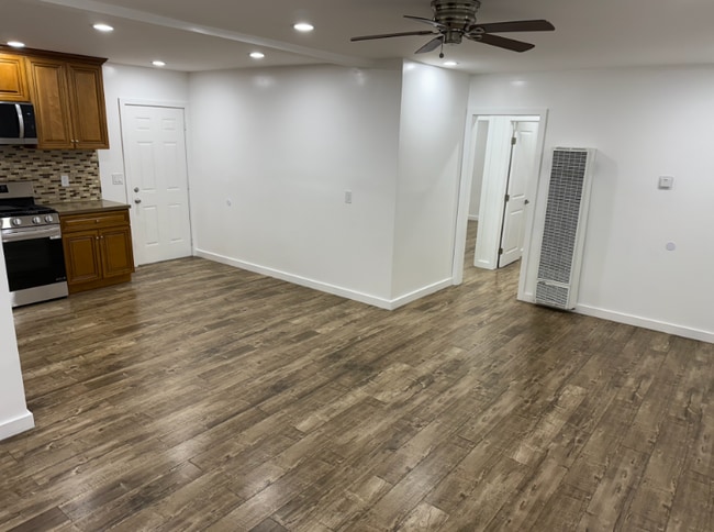 317 W 76th St in Los Angeles, CA - Building Photo - Building Photo