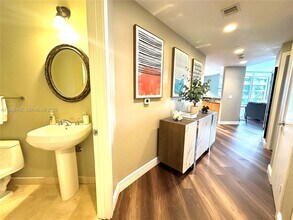 1050 Brickell Ave, Unit 2220 in Miami, FL - Building Photo - Building Photo