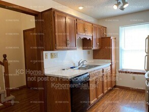 8002 NW 79th Pl in Kansas City, MO - Building Photo - Building Photo