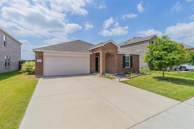 925 Dressage Dr in Haslet, TX - Foto de edificio - Building Photo