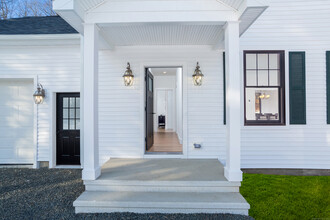 157 Good Hill Rd in Weston, CT - Building Photo - Building Photo
