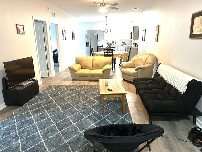 17 W Main St, Unit 4