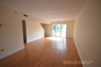 140 North Beacon St, Unit A4 in Boston, MA - Building Photo - Building Photo