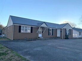 410 George St in Martin, TN - Building Photo