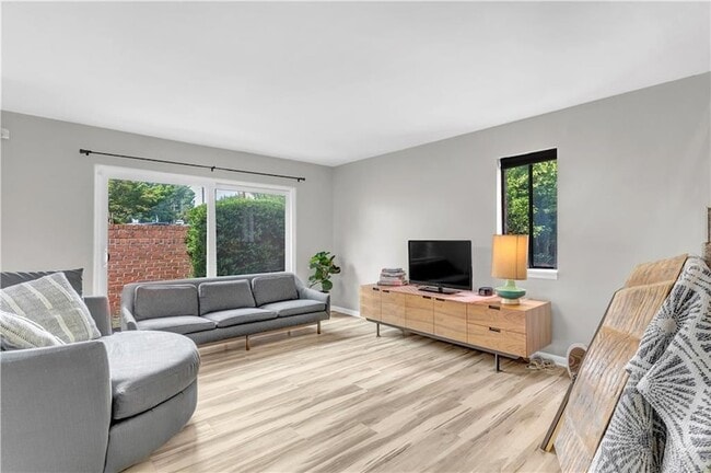 2262 Pernoshal Ct in Dunwoody, GA - Building Photo - Building Photo