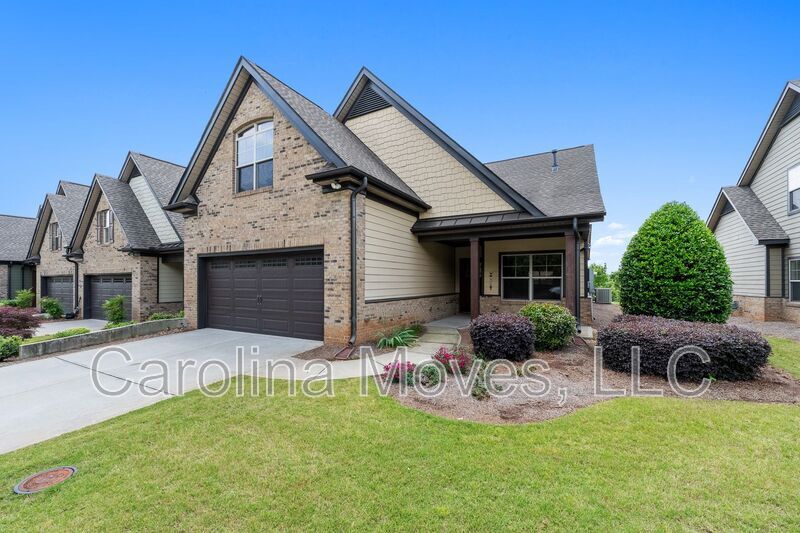 213 Bell Heather Ln in Greer, SC - Building Photo