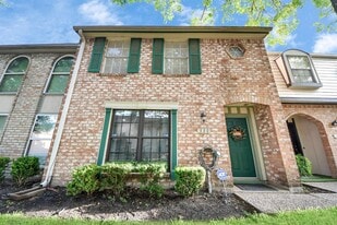 11002 Hammerly Blvd in Houston, TX - Building Photo