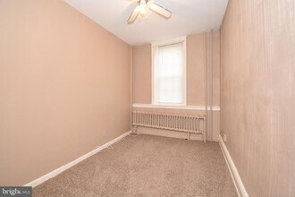 200 E Broad St in Burlington, NJ - Building Photo - Building Photo