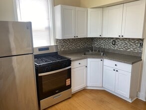 544 Broad St, Unit 2F in Carlstadt, NJ - Foto de edificio - Building Photo