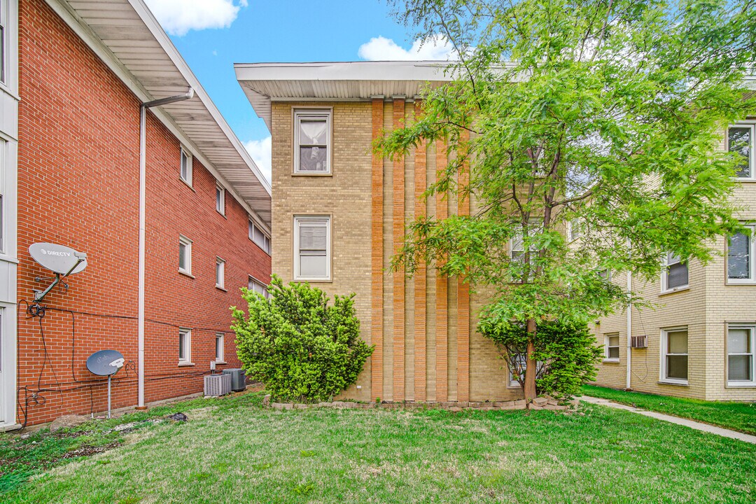 1821 S Harlem Ave in Berwyn, IL - Building Photo