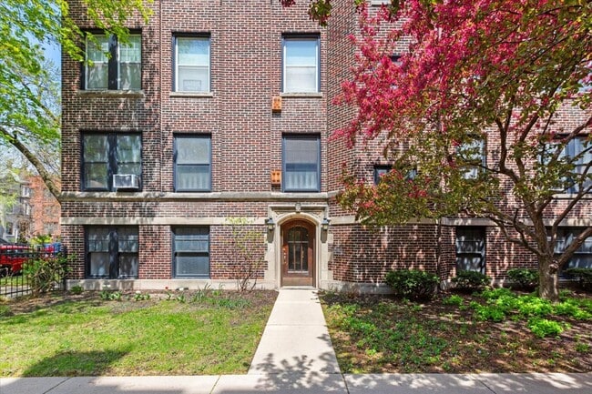 5331 S Cornell Ave in Chicago, IL - Building Photo - Building Photo