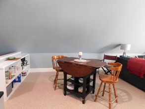 555 Courtfield Ave in Winchester, VA - Building Photo - Building Photo