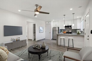 340 N 1st St in El Cajon, CA - Building Photo