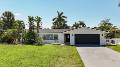 25 Island Dr in Treasure Island, FL - Building Photo - Building Photo