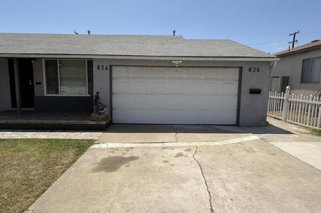 834 Olive Ave in National City, CA - Foto de edificio - Building Photo